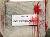 Milano - Vernice rossa sulla targa (8)