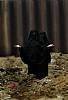 donna palestinese nelle macerie (1)