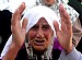 donna piange durante un funerale 3507