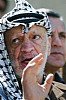il leader palestinese Yasser Arafat parla in una conferenza (4)