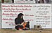 donna irachena attende con suo figlio fuori dalla prigione 3575