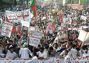 protesta anti USA di shiiti pakistani