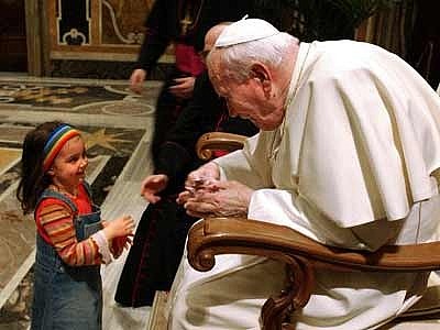 «Mai la violenza e le armi possono risolvere i problemi degli uomini», ha detto il papa