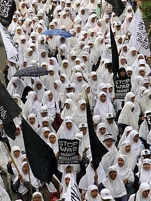 Le donne islamiche scendono in piazza
